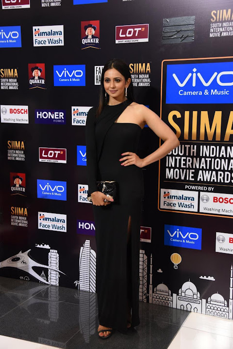 Rakul Preet Singh Photos at SIIMA Awards 2017