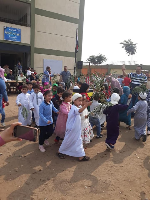 صور احتفال طلاب رياض الاطفال بمدرسة اجهور الرمل الابتدائية بالمولد النبوي الشريف