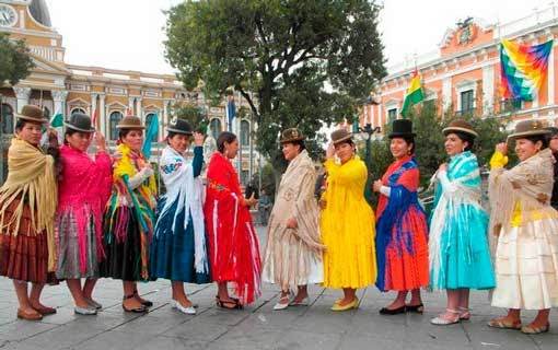 Cholitas de La Paz lucirán nueva moda en vestimenta