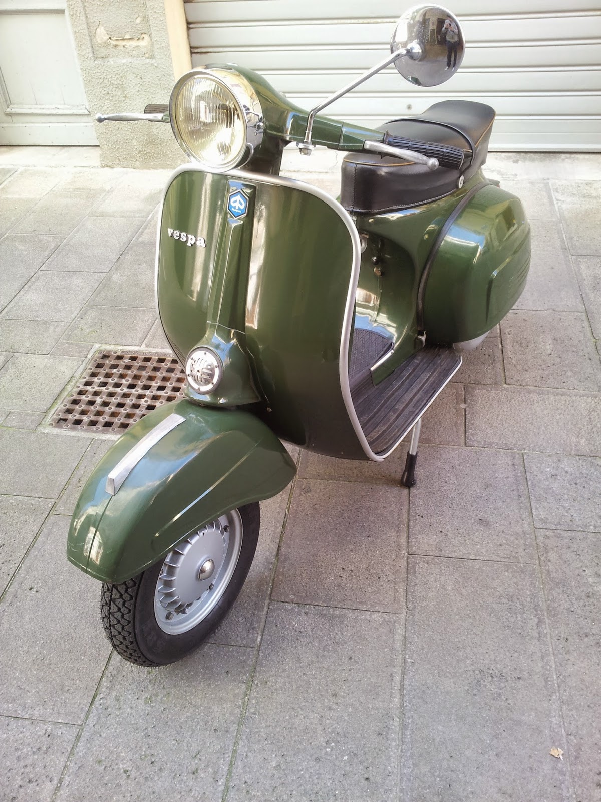 Vespa "verde jungla". Colore per un anno Throttle Addicted