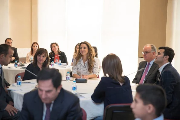 Queen Rania attended a meeting with members of the National Committee for Human Resources Development in Amman