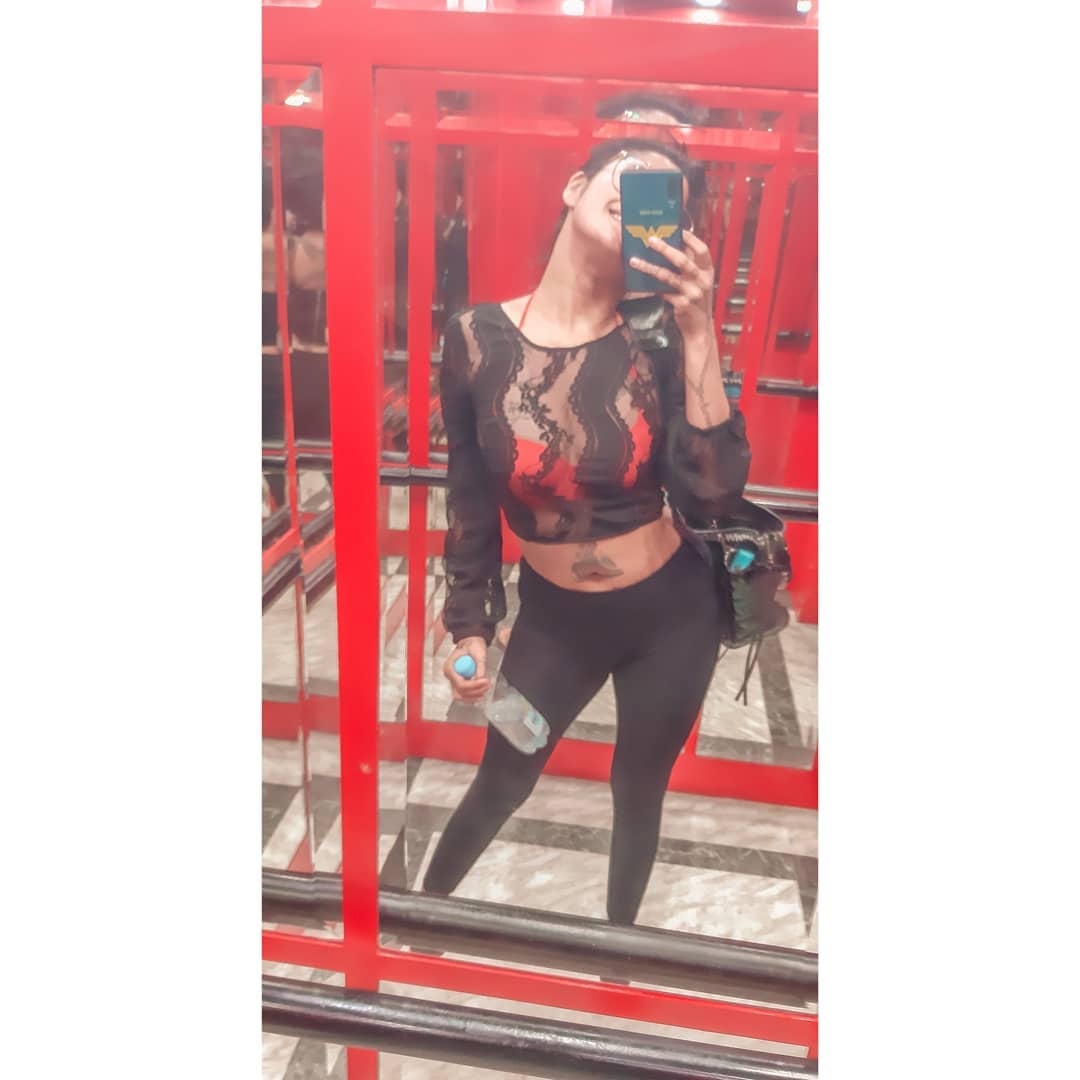 20+ Foto Wanita Cantik Bertato Selife Seksi Arvianda Aprilasari - Hot