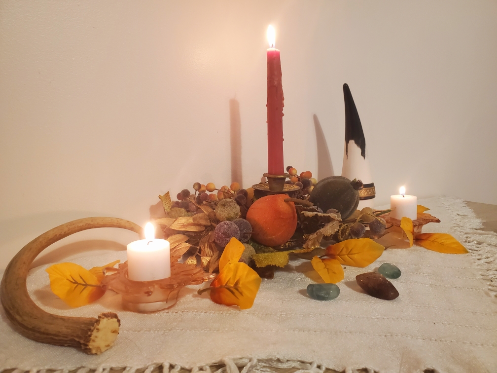 Autumn Equinox, altar, sabbat, Mabon, August Eve, witchcraft, witchy, hedgewitch, pagan, neopagan, wiccan, wicca