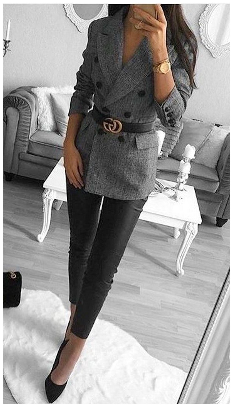 пиджак с лосинами. пиджак с кожаными лосинами. пиджак с лосинами. пиджак с лосинами. черный пиджак с леггинсами.