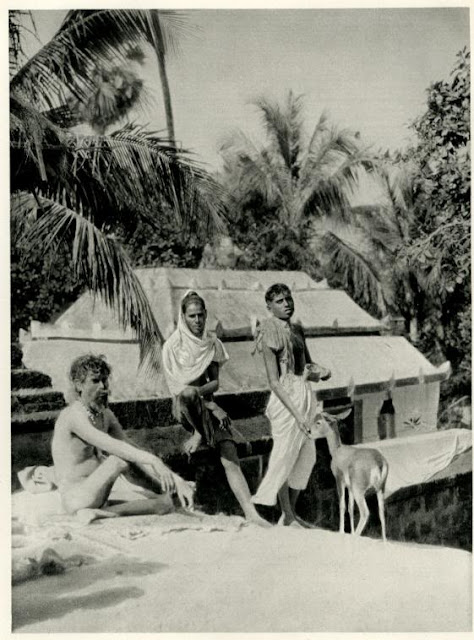 Sadhu+and+two+Brahmins+in+Puri,+Orissa+-+India+1928