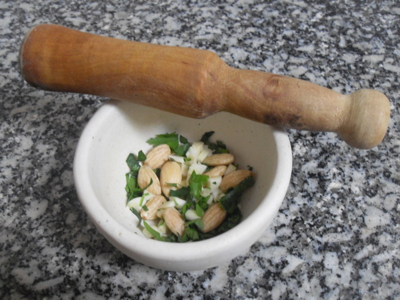 Picada para la salsa.