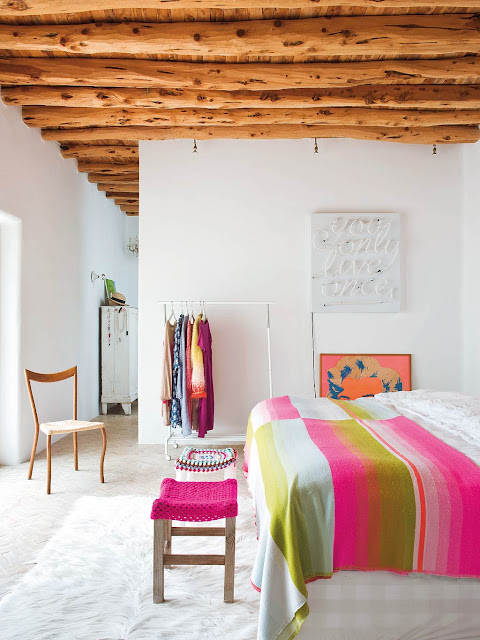 A SUMMER HOME WITH COLORFUL ACCENTS IN IBIZA