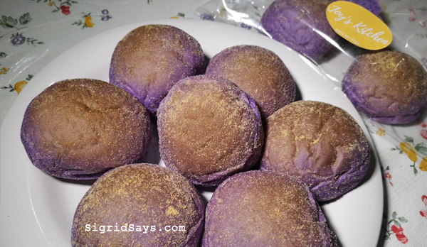 ube pandesal in Bacolod - Bacolod blogger - Bacolod food blogger - Bacolod City - Maid in Bacolod - food delivery service - breads - Bacolod bakeshop - homebakers - Bacolod homebakers - home-based business - ube pandesal recipe - cheesy ube pandesal - cheese filling - Joy's Kitchen BCD