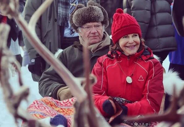 King Carl Gustaf and Queen Silvia visited Jokkmokk Fair, held in connection with the Sami National Day