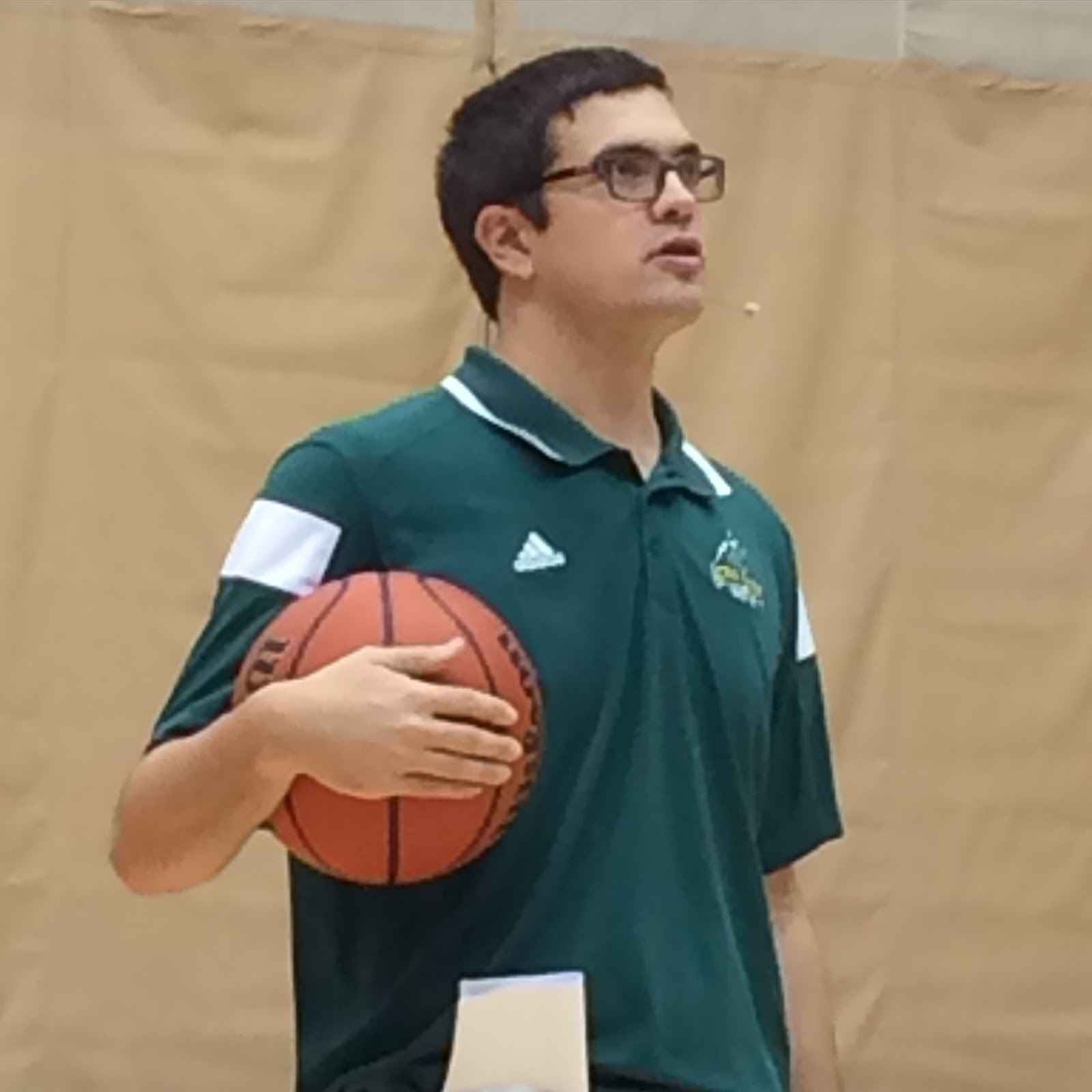 CLINIC VIDEOS NOW READY 275 Attend Basketball Manitoba Super Coaches