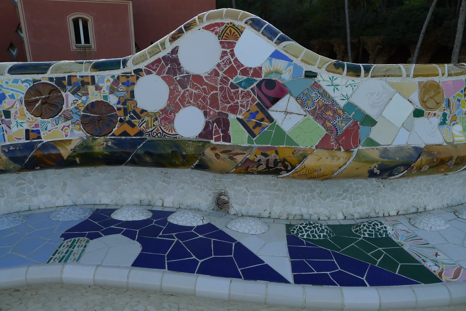 Jeffrey Bale's World of Gardens: Parc Guell and its amazing tile mosaics