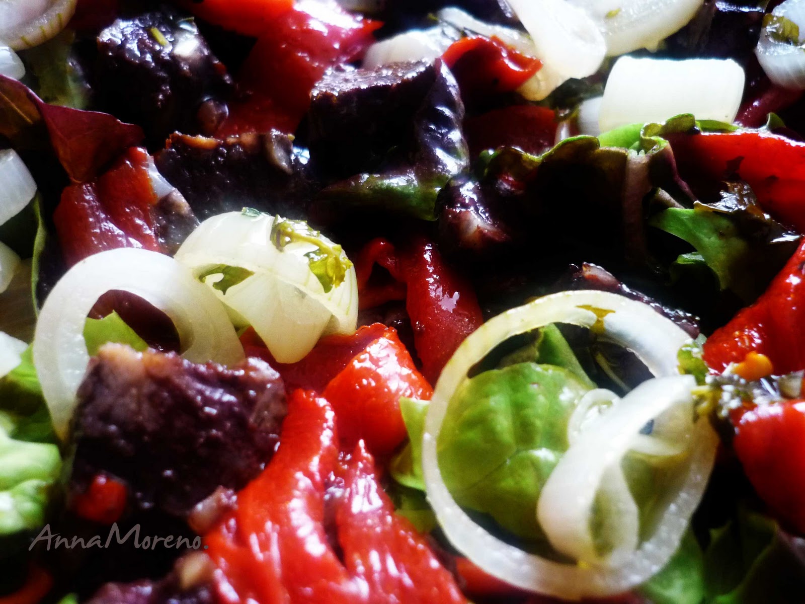 Ensalada De Pimientos Del Piquillo Y Bonito Buenas Migas. Blog de cocina de Anna Moreno.: ENSALADA DE PIMIENTOS DEL
