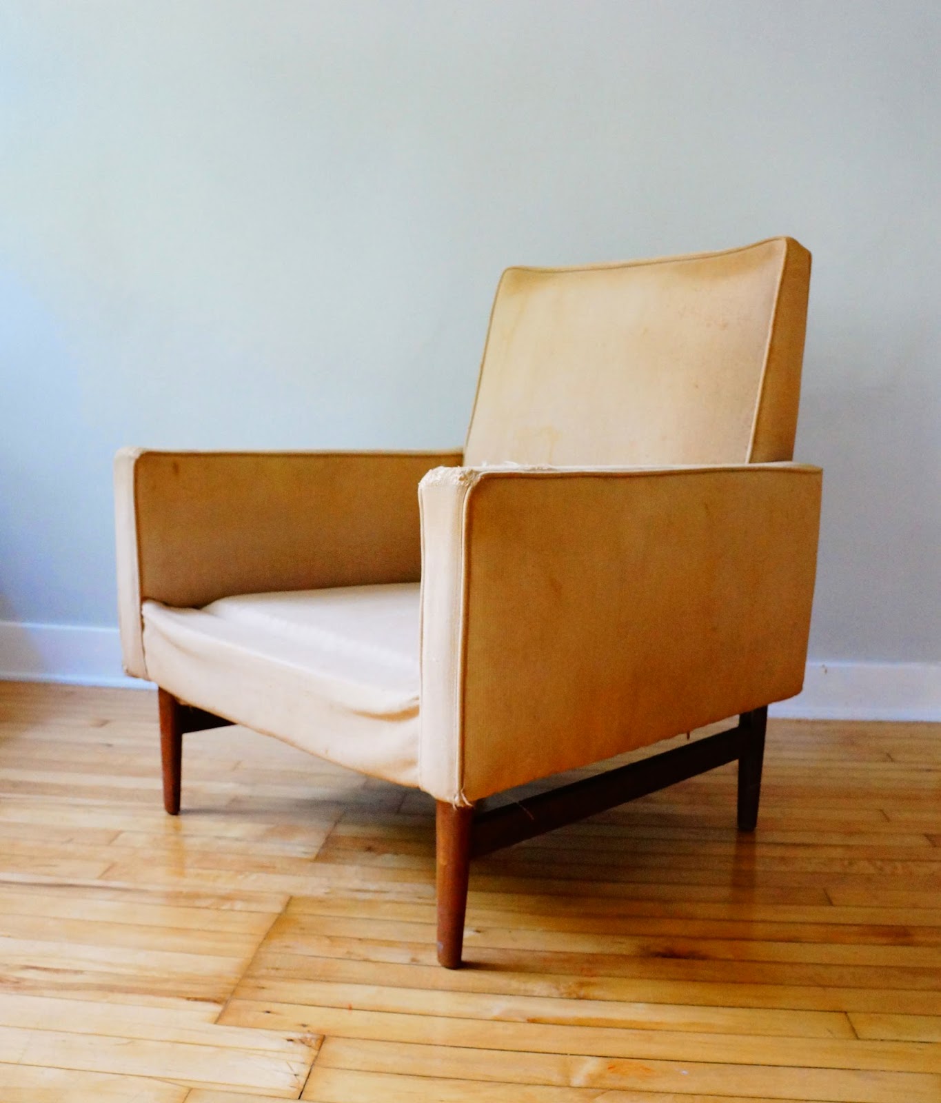 str8mcm: Mid Century Lounge Chair