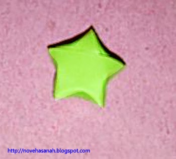 Cara  Membuat  Bintang dari  Kertas  Bekas