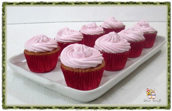 Cupcake de guaraná e doce de leite 12 Cupcake de guaraná e doce de leite 12