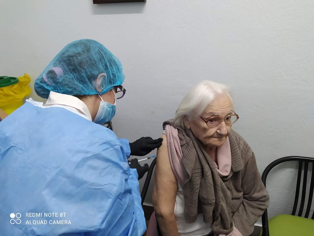 Εμβολιασμοί στα Γηροκομεία της Ξάνθης - Με χαμόγελο οι ηλικιωμένοι