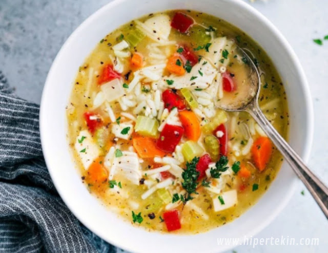 EASY AND QUICK CHICKEN RICE SOUP