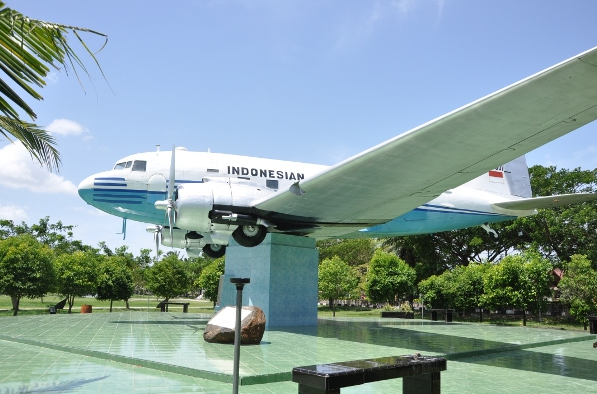 Seulawah plane replica RI 1 in Blang Padang
