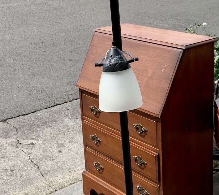 UHURU FURNITURE & COLLECTIBLES SOLD 105414 Arcadia Collection Floor