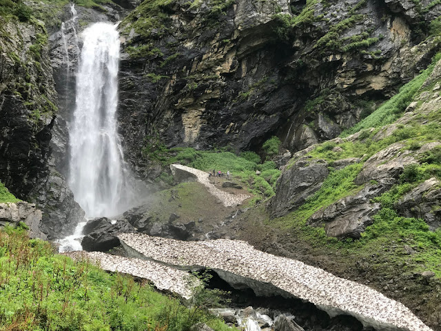 Waterfall on the way to Valley of Flowers