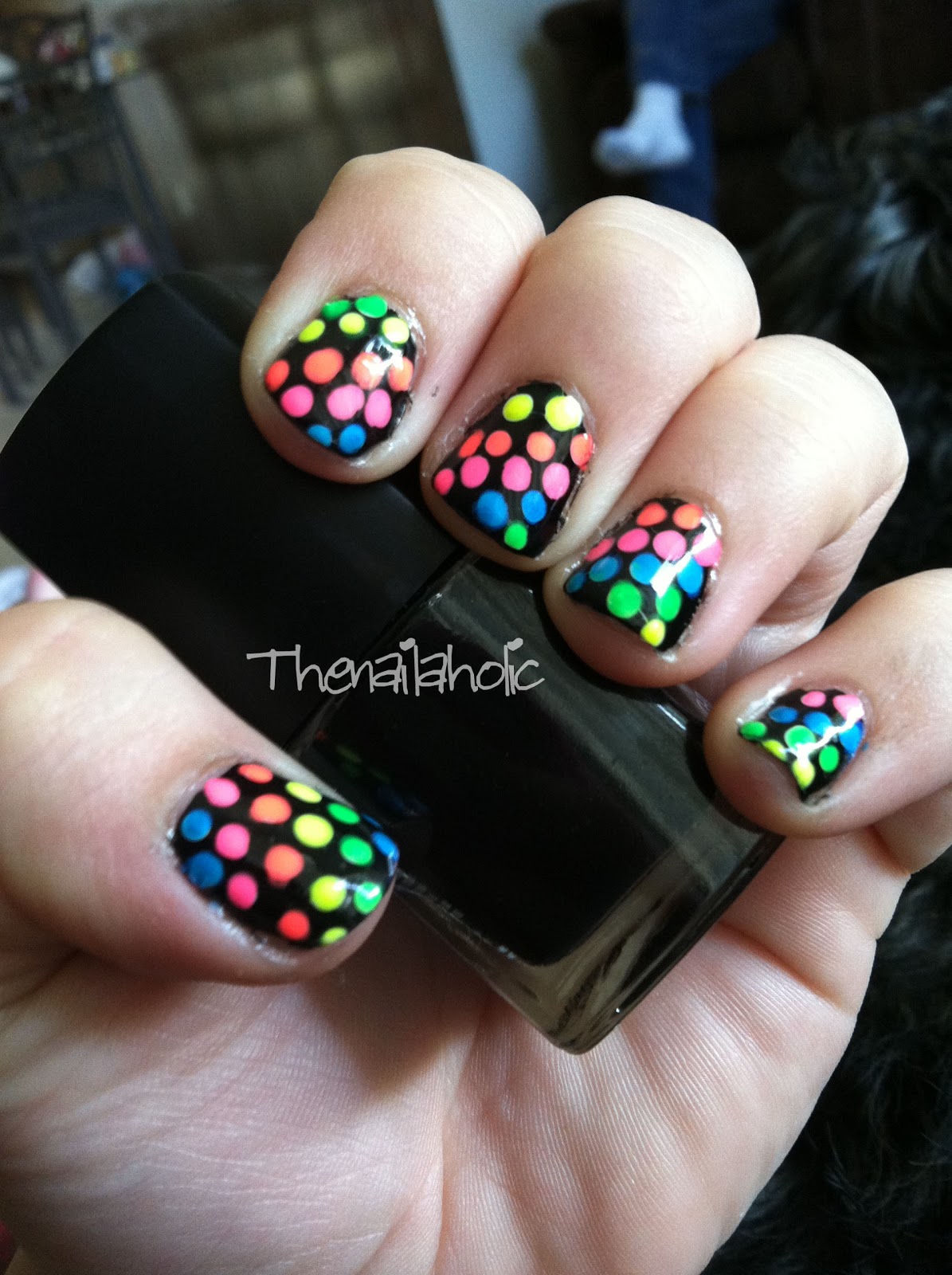 The Nailaholic: I'm Seeing Dots!