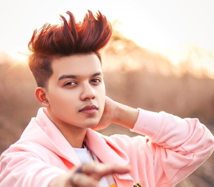 What is Riyaz real face colour