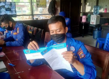 PWI dan LBH Sulteng Siap Dampingi Wartawan Yang Dilapor Kapolres Palu PWI dan LBH Sulteng Siap Dampingi Wartawan Yang Dilapor Kapolres Palu >> https://www.onlinepantura.com/2020/05/pwi-dan-lbh-sulteng-siap-dampingi.html