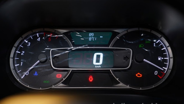 Horrível painel do Kicks indiano Nissan-kicks-india-launch-event-instrument-cluster-5fc8
