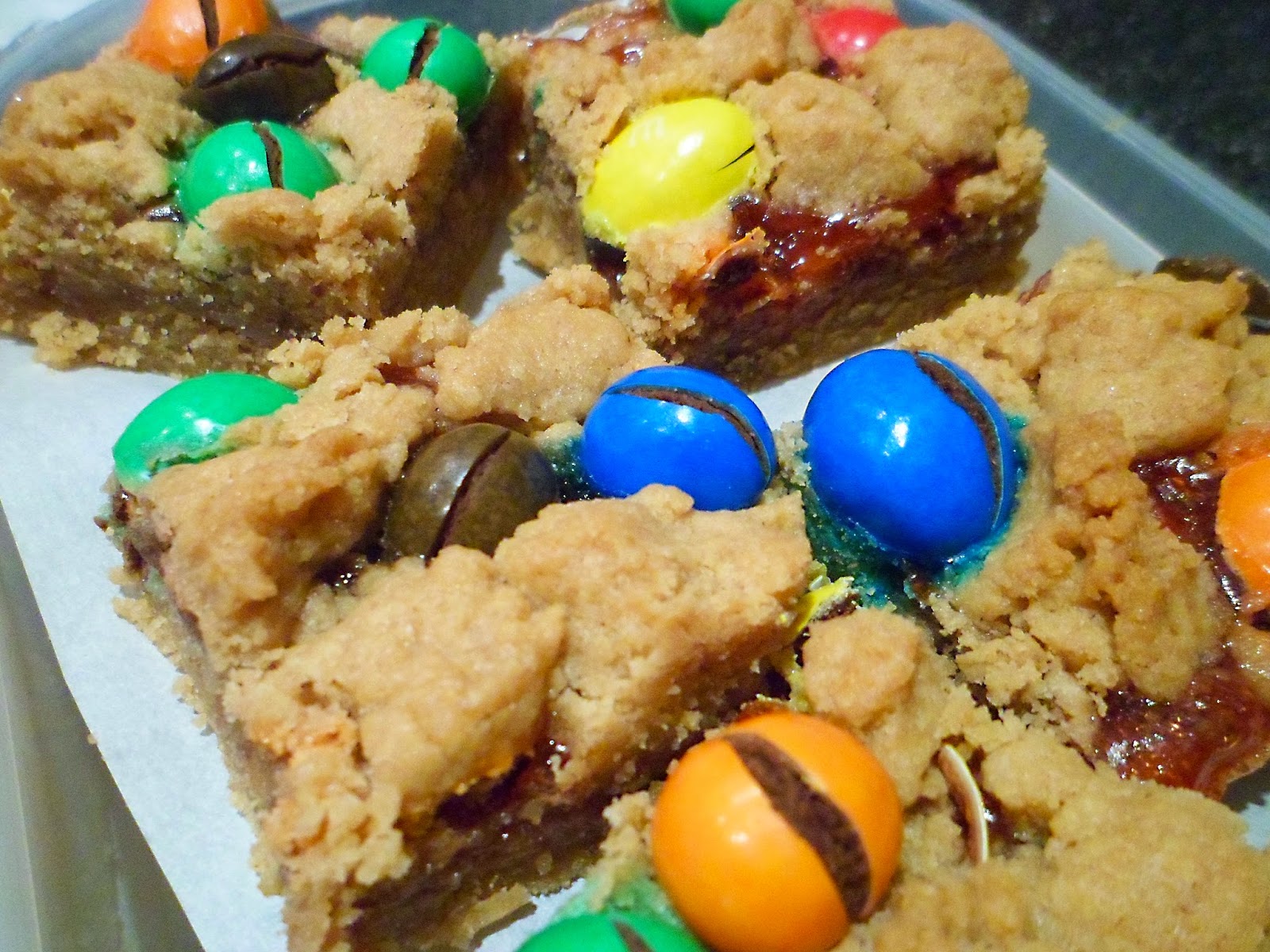 Crumbly Peanut Butter Jelly Bars Recipe