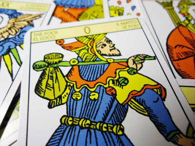 O Tarot é um espelho de nossa trajetória ao longo dos muitos ciclos dentro da jornada da vida...