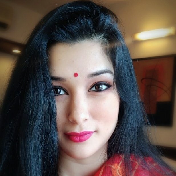 Meenakshi Joshi: Bio Wiki, Age, Husband and Family