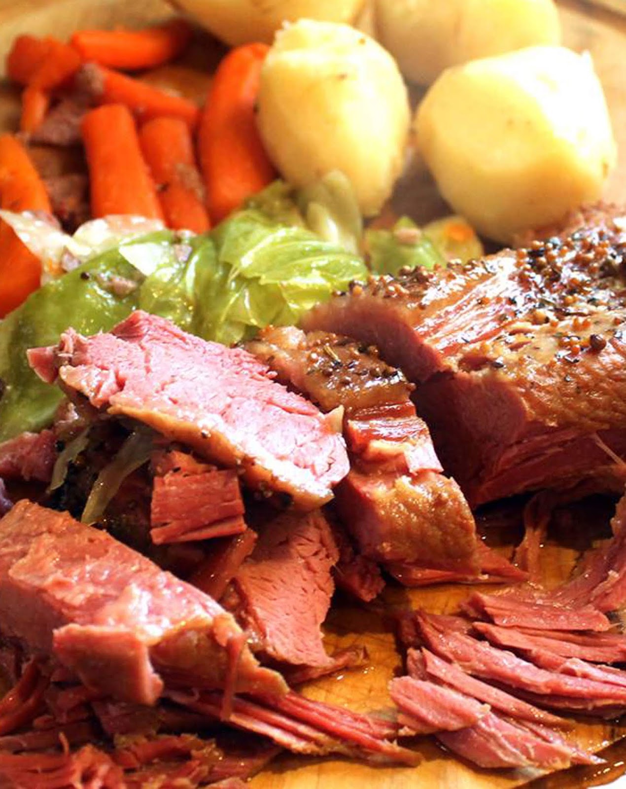 Тафельшпиц блюдо. Boiled beef. Тонкие ломтики свинины. Тафельшпиц в фабриканте отзывы. Boiled beef.