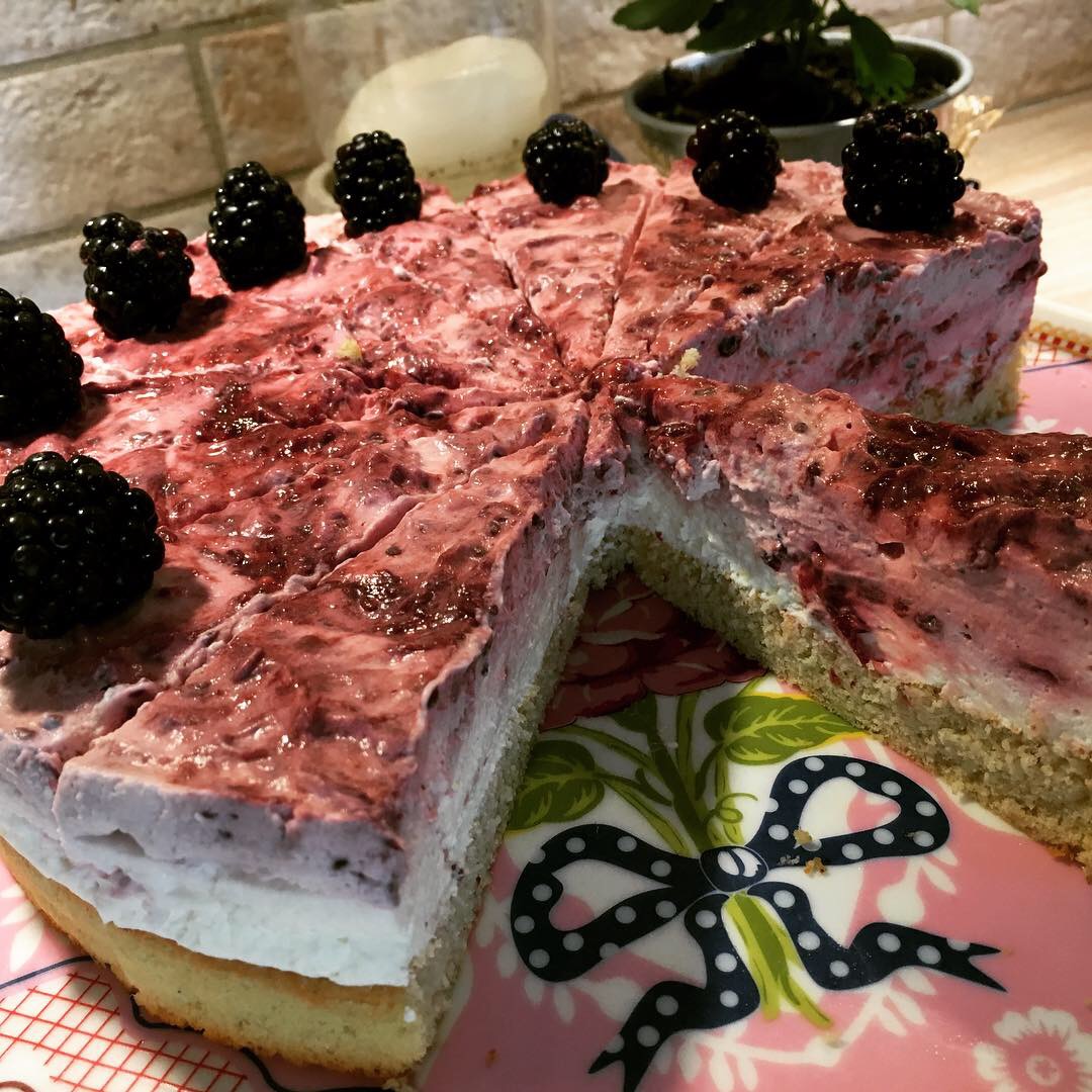 Low Carb Brombeer-Sahne-Torte - Low Carb Kochrezepte &amp; Backrezepte