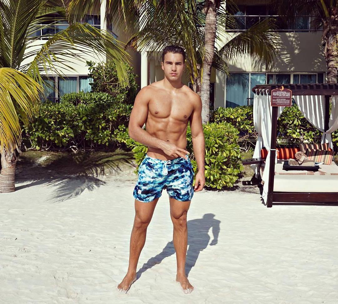 fit-male-model-nic-palladino-barechest-beach-body