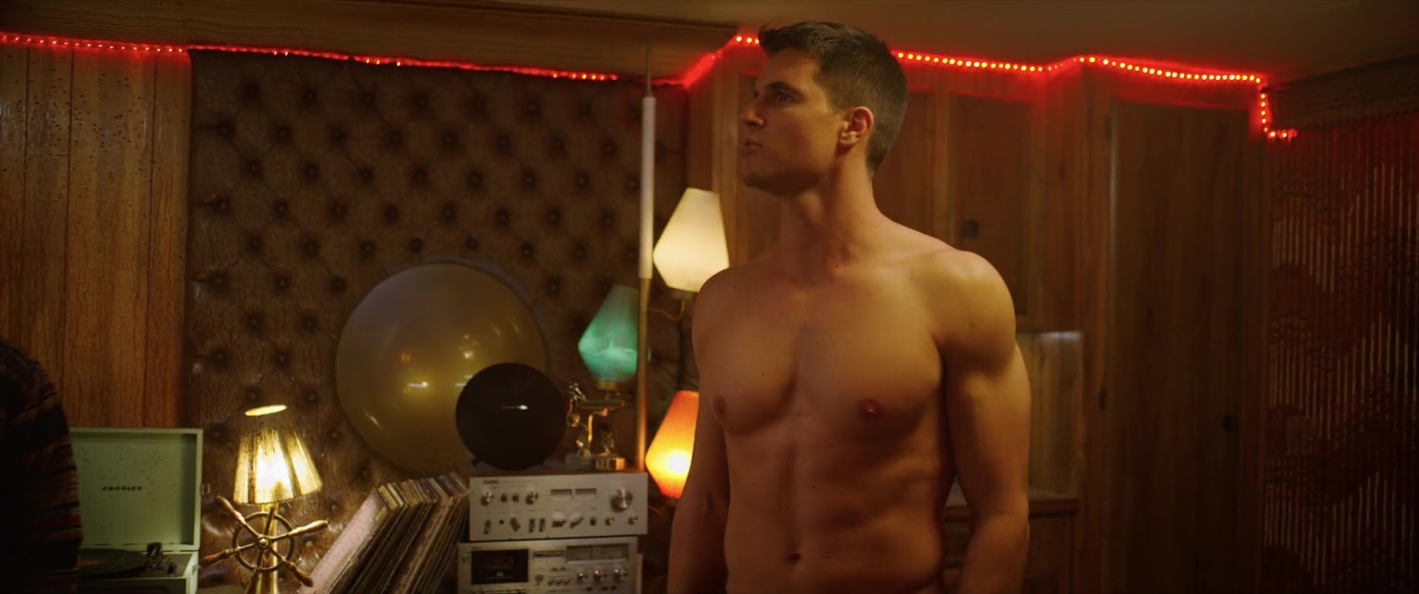 Robbie Amell Shirtless.