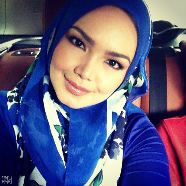 8 Gambar Terbaru Siti Nurhaliza  Bertudung Di Instagram