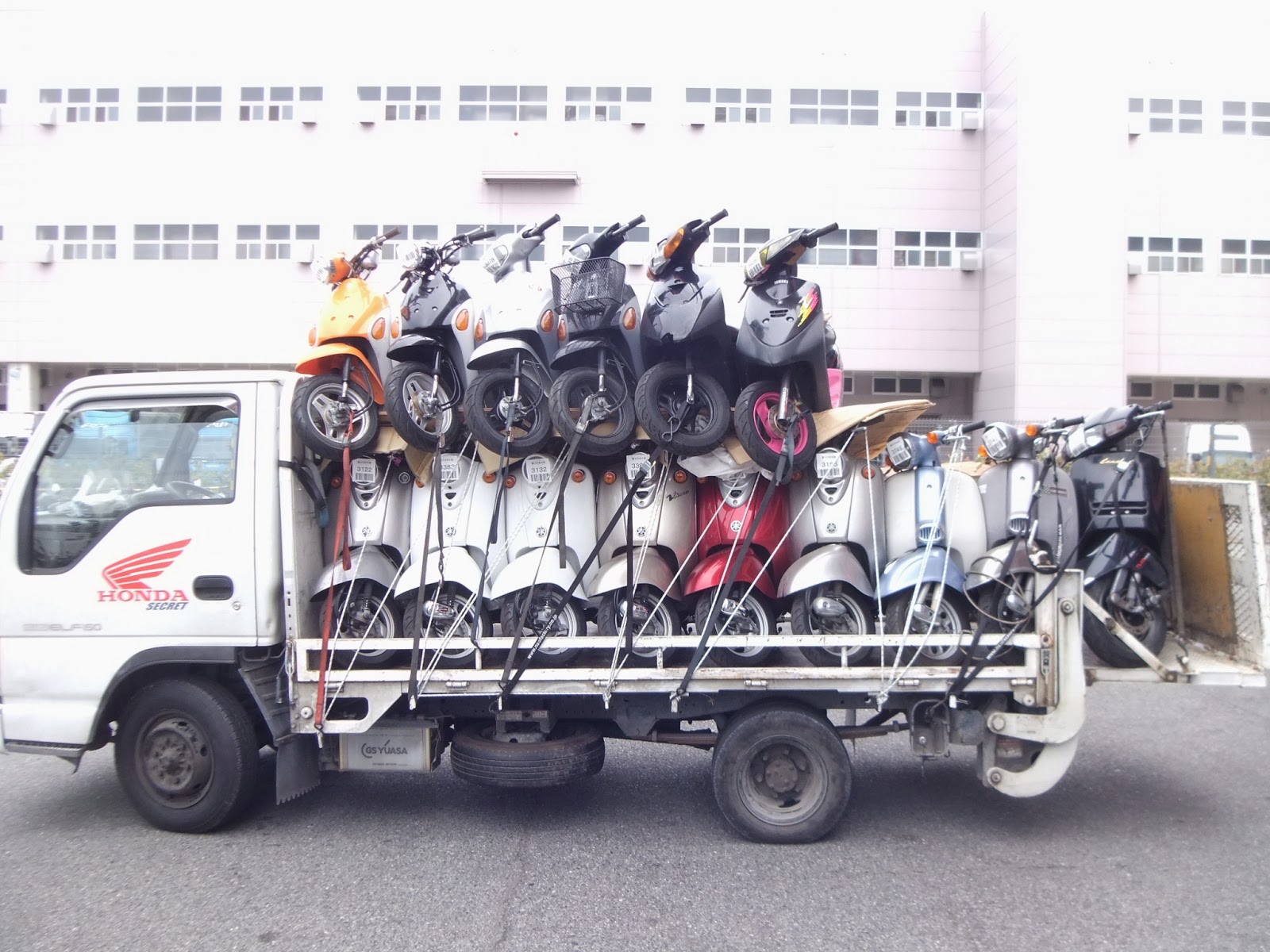 EXPORT NEW/USED JAPANESE MOTORCYCLES SCOOTER FROM OSAKA JAPAN / AZ