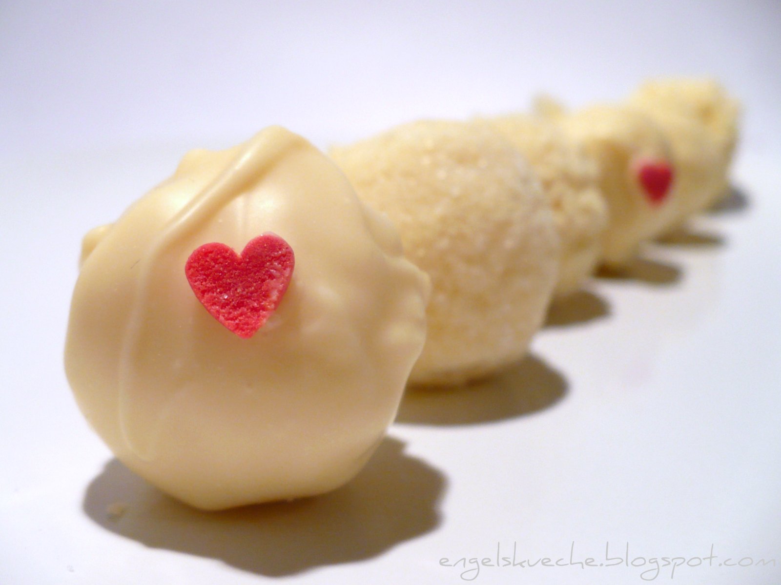 Essen aus Engelchens Küche: Champagner-Trüffel - fluffig handgerollt