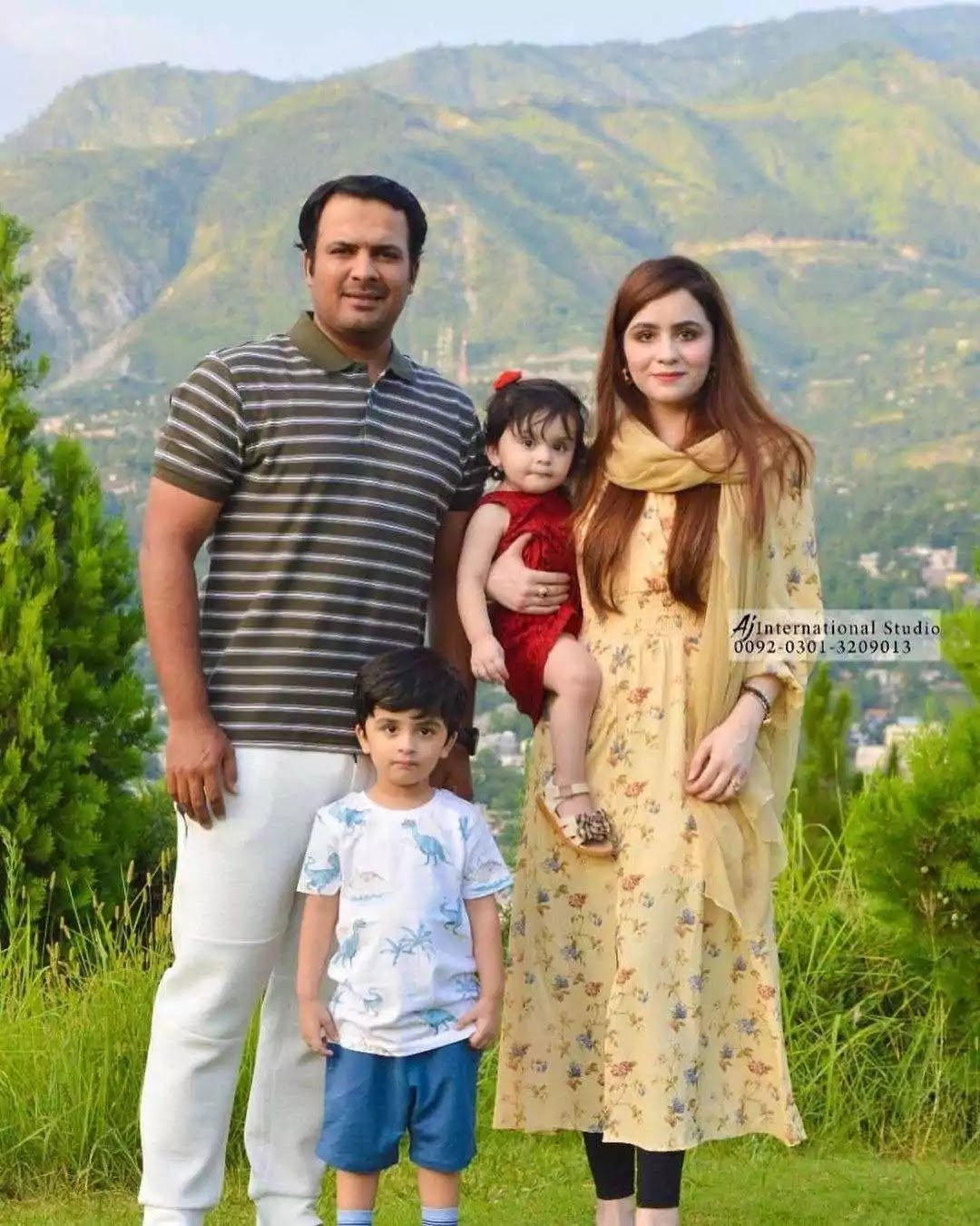 Beautiful Family Pictures of Sharjeel Khan With His Wife And Kids