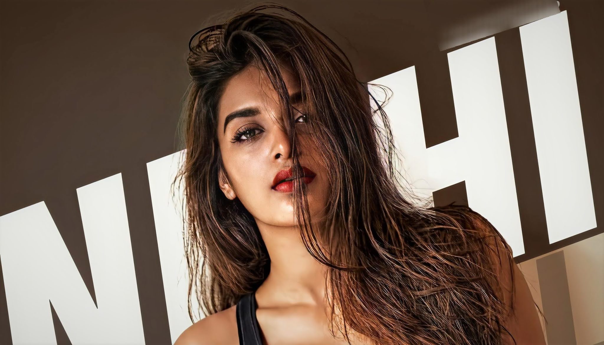 Nidhhi Agerwal HD UHD Photo