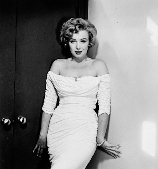 The Story Behind Marilyn Monroe’s Debut LIFE Cover, Photographed by ...
