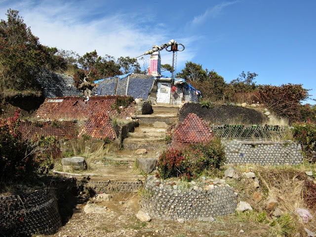 rumah kaleng di gunung lawu