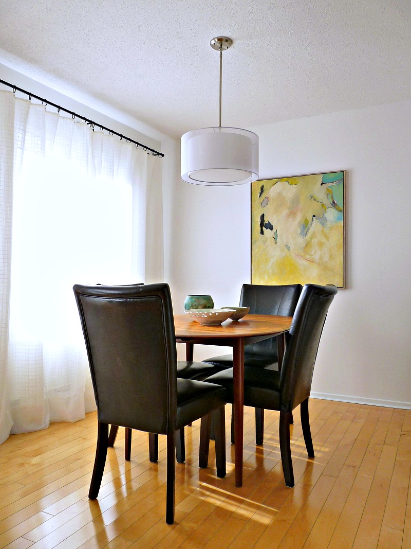 Large Scale Art in the Dining Room Dans le Lakehouse