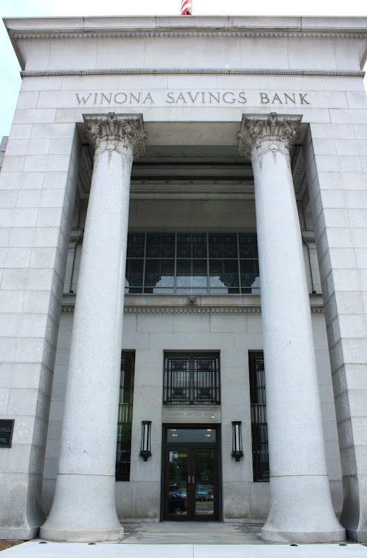 Nomadic Newfies Winona National Bank