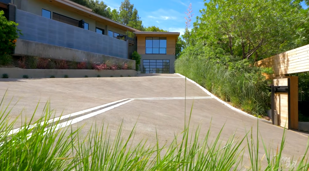 26 Interior Design Photos vs. 727 N Beverly Glen Blvd, Los Angeles Luxury Home Tour