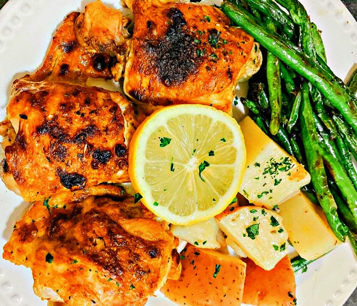 INSTANT POT MEDITERRANEAN CHICKEN THIGHS