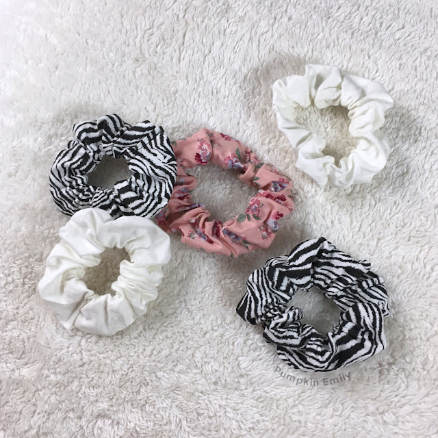 Easy DIY scrunchies with a hair tie and with elastic
