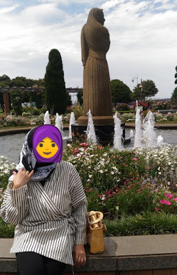 Taman Yamashita Yokohama, Penuh Mawar Di Pinggir Laut teman para penggemar bunga mawar pada khusnya dan penggemar taman pada umumnya Taman Yamashita Yokohama, Penuh Mawar Di Pinggir Laut
