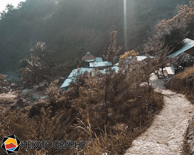 Jalan Setapak Panorama Pantai Surumanis, Desa Pasir, Kecamatan Ayah, Kabupaten Kebumen