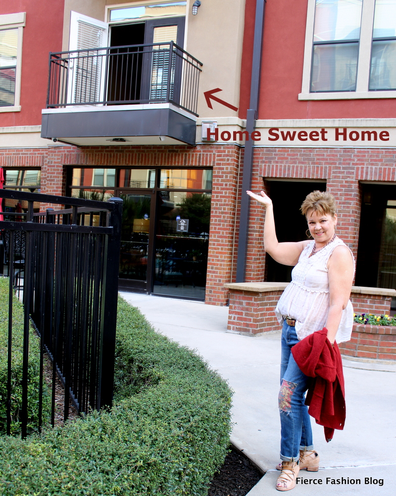 What to Wear with Tapestry Patch Jeans Fierce Fashion